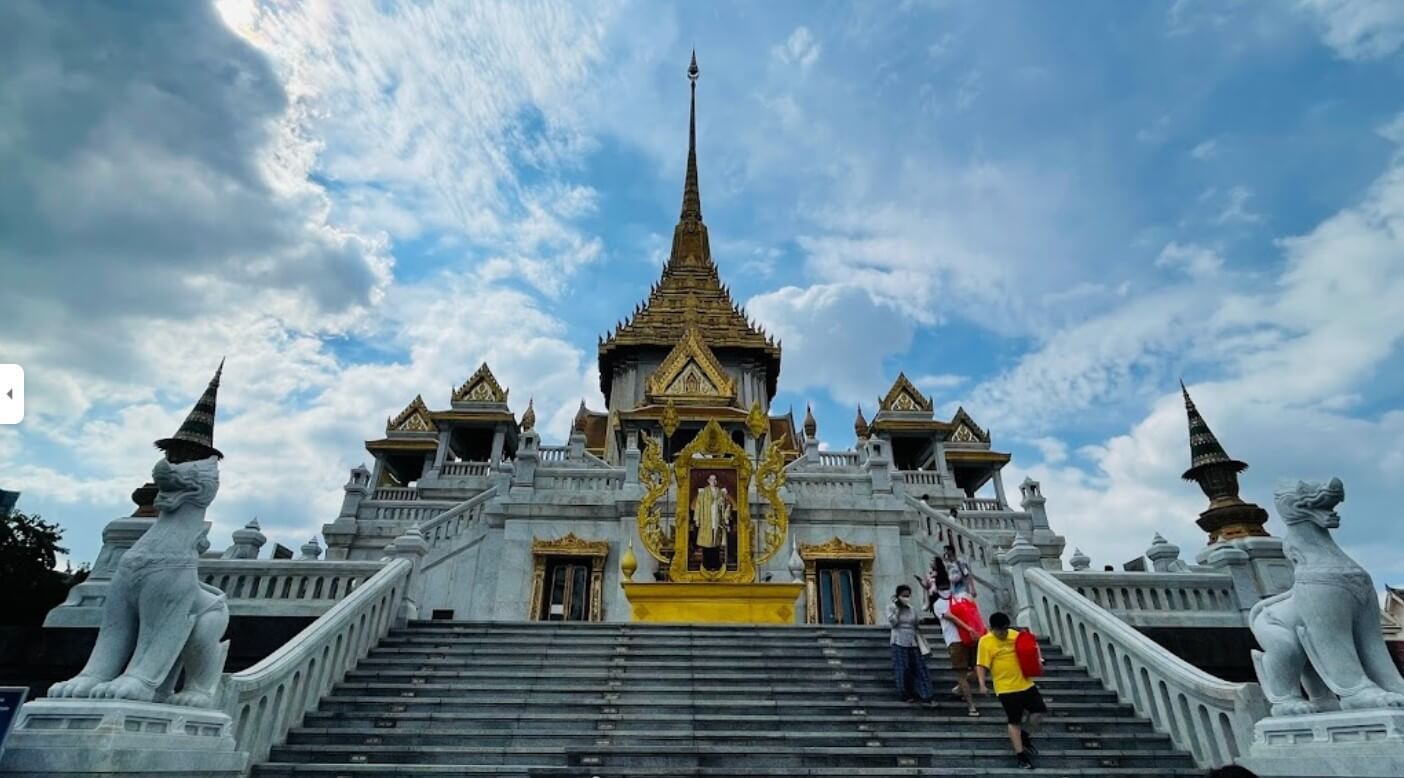 Temple of Golden Buddha - Wat Traimit