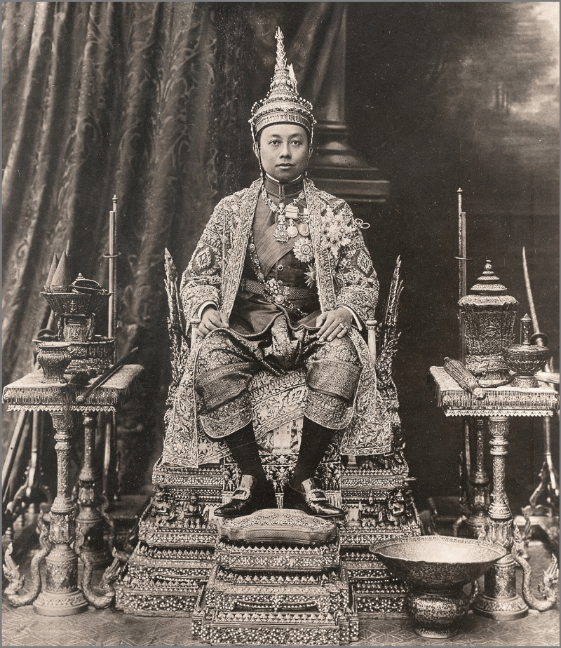 King Rama VI museum is dedicated to King Vajiravudh (วชิราวุธ)